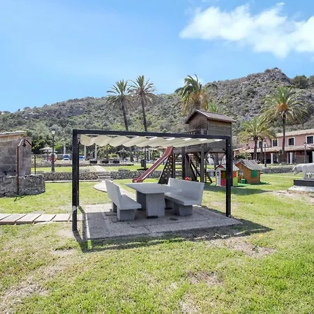 Lägenhet Spacious In With Shared Pool Pollença