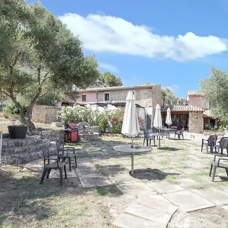Lägenhet Spacious In With Shared Pool Pollença
