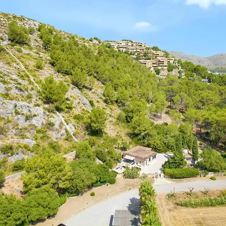 Lägenhet Spacious In With Shared Pool Pollença